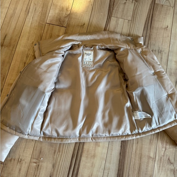 ABERCROMBIE & FITCH Vegan Leather Mini Puffer jacket Size S. NWOT - Picture 4 of 4